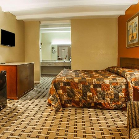 Rodeway Inn Nashville Airport Экстерьер фото