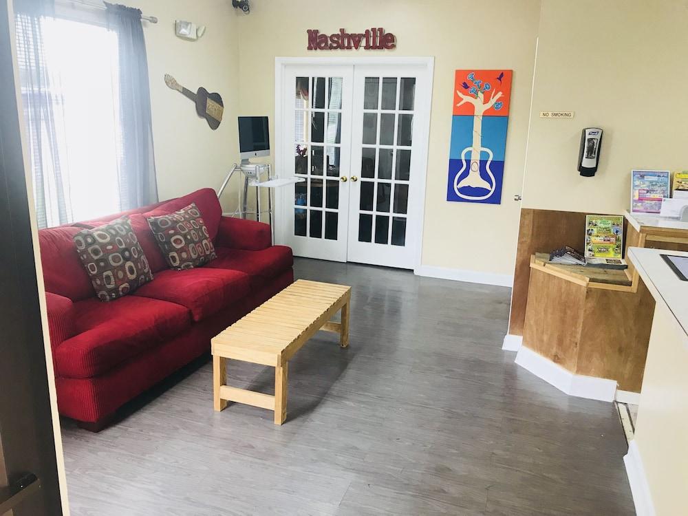 Rodeway Inn Nashville Airport Экстерьер фото