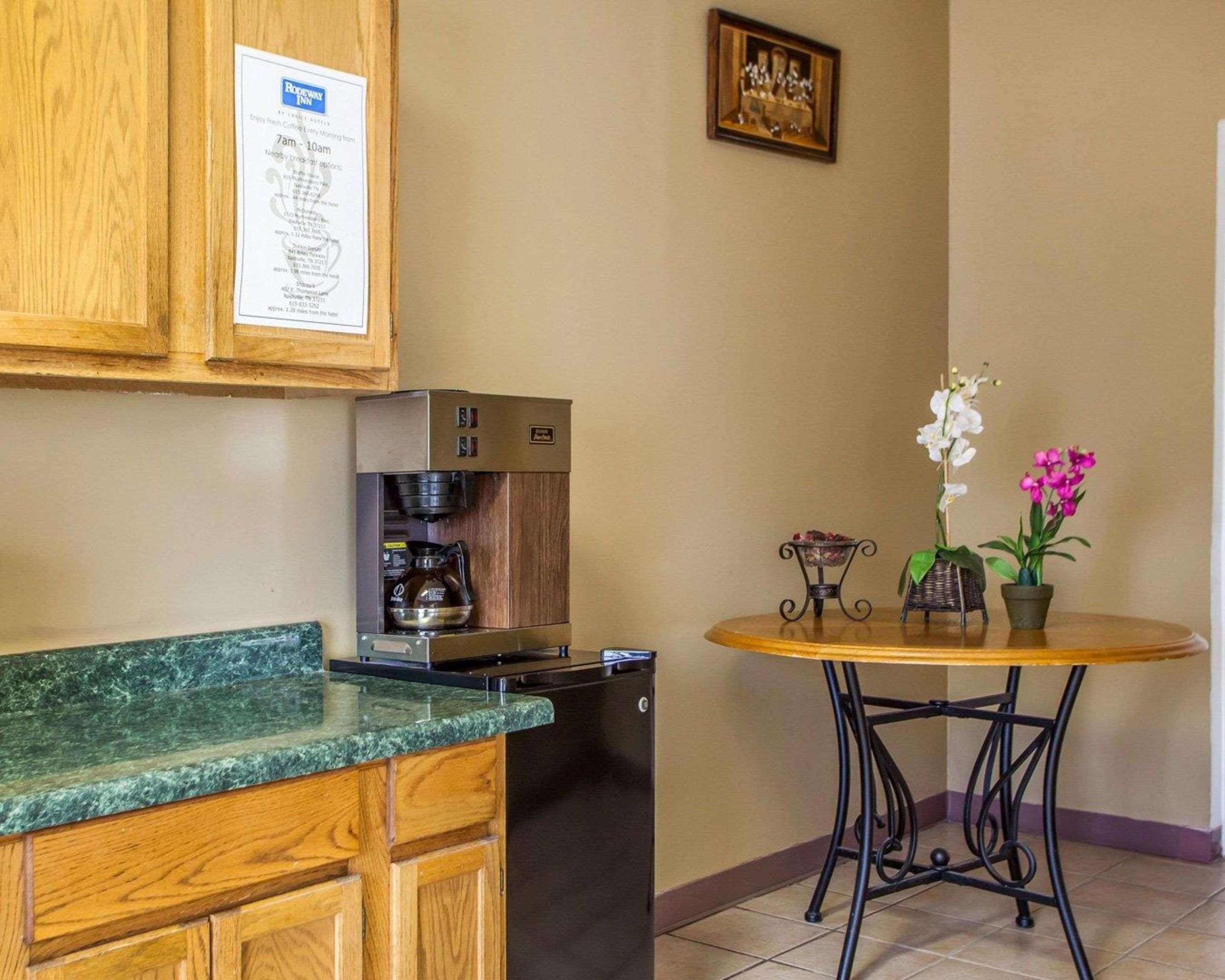 Rodeway Inn Nashville Airport Экстерьер фото